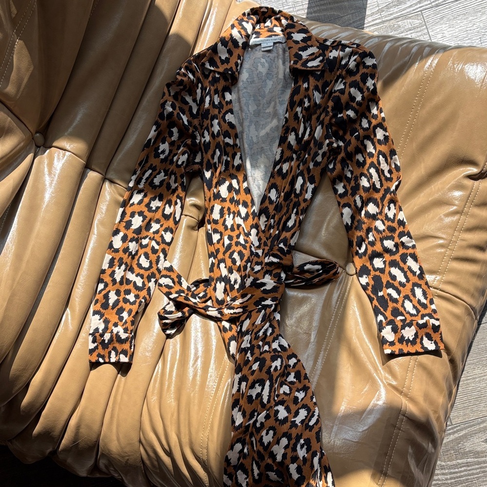 DVF Diane von Furstenberg new Jeanne two silk wrap dress 2